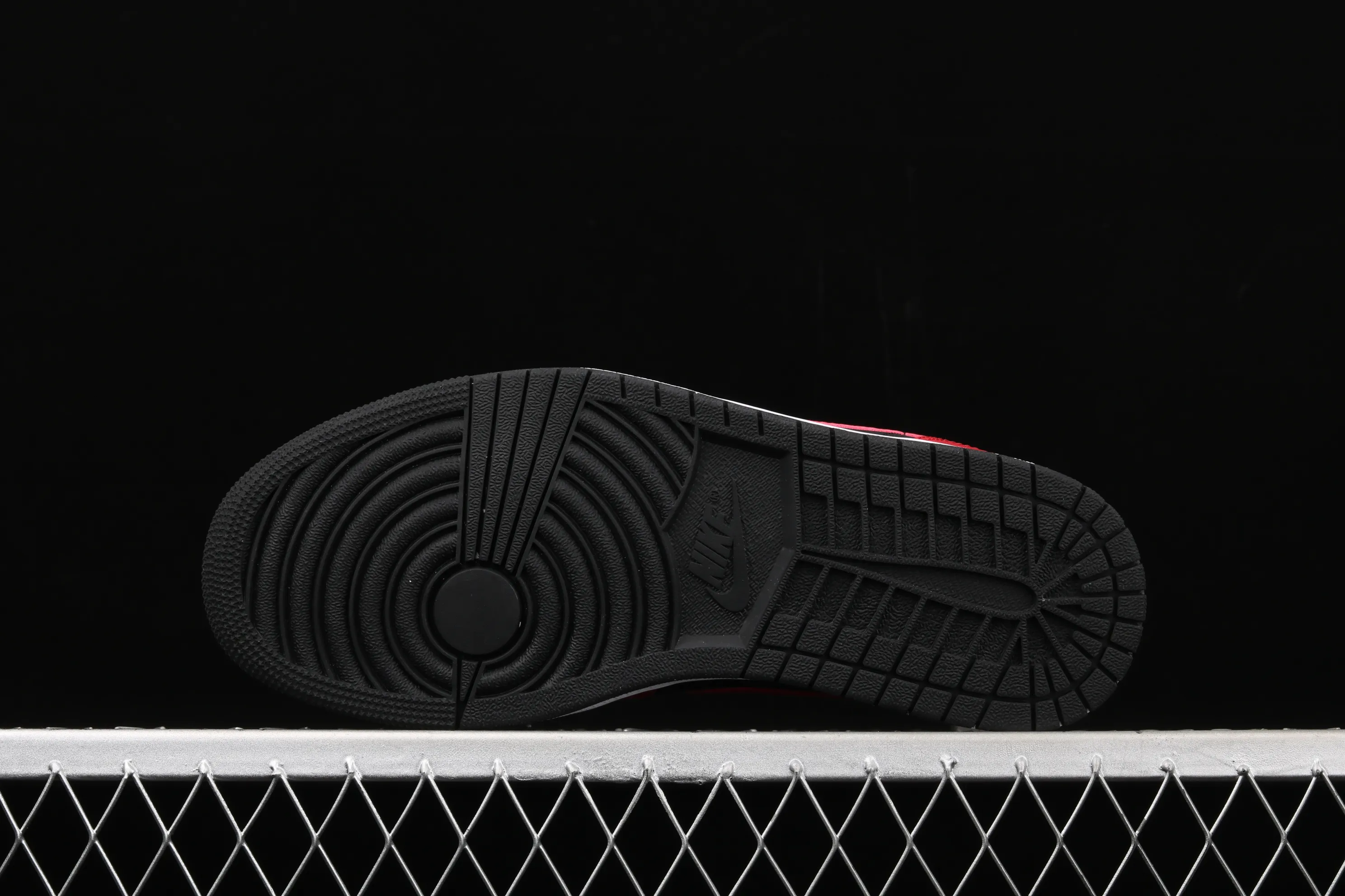 All categories Air Jordan Jordan series basketball shoes Air Jordan 1 Mid special price G version pure original Air Jordan 1 Mid AJ1 Joe 1 Xiaoban wear 554724-054